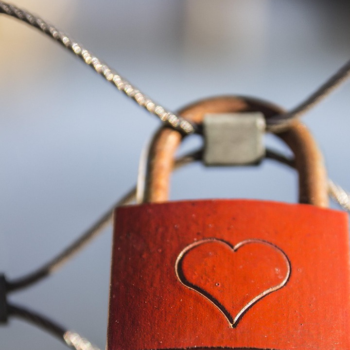 cybersecurity padlock lock